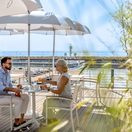 Hotel Yacht Club Marina Di