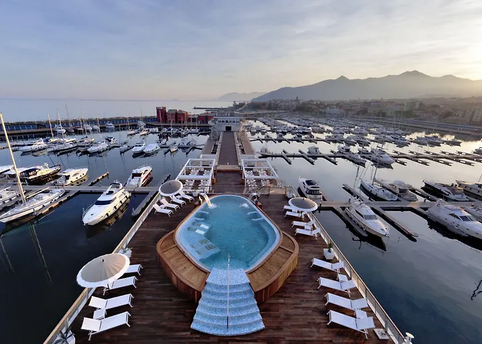 Hotel Yacht Club Marina Di