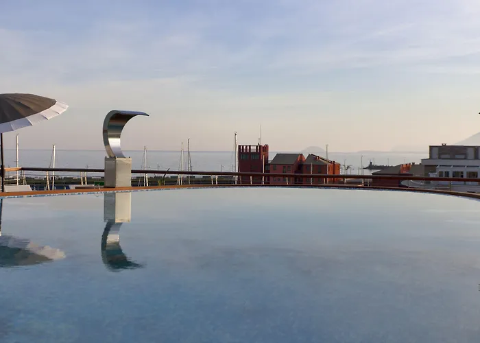 Hotel Yacht Club Marina Di 3*