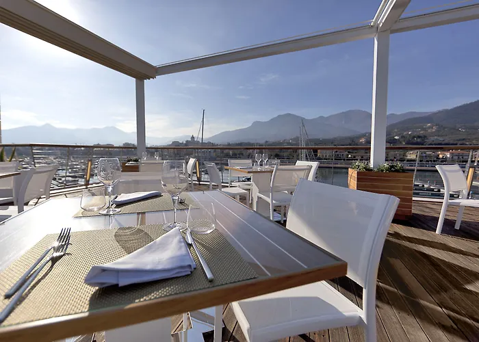 Yacht Club Marina Di Hotel