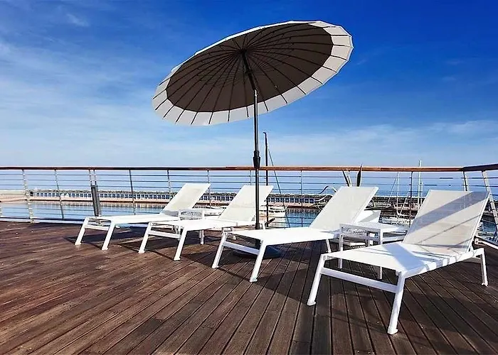Yacht Club Marina Di Szálloda Loano