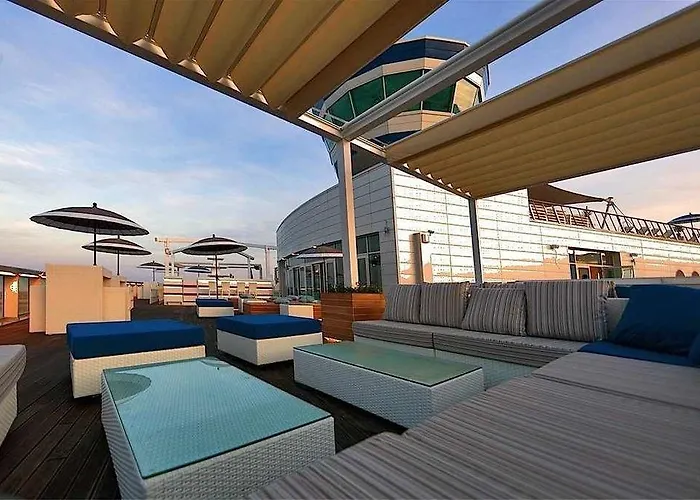 Yacht Club Marina Di Szálloda