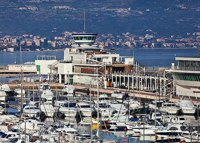 Yacht Club Marina Di 3*