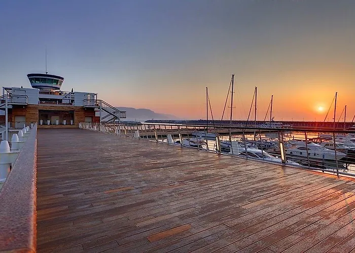 Yacht Club Marina Di Szálloda Loano