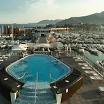 Yacht Club Marina Di Ξενοδοχείο