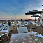 Yacht Club Marina Di 3*