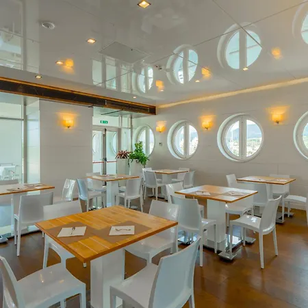 Yacht Club Marina Di Hotel 3*