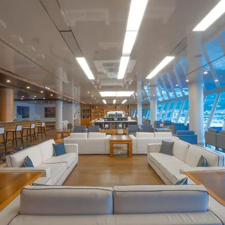 Yacht Club Marina Di Loano | Una Esperienze