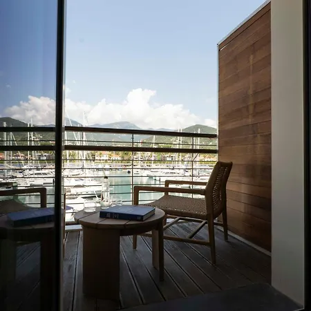 Hotell Yacht Club Marina Di