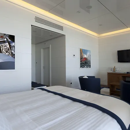 Yacht Club Marina Di Loano