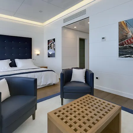 Yacht Club Marina Di Hotell Loano