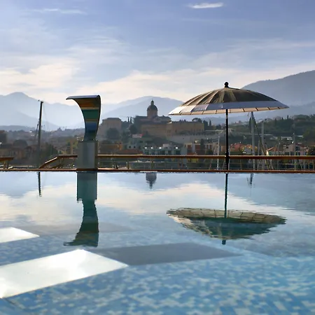 Yacht Club Marina Di