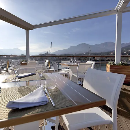 Yacht Club Marina Di Hotell