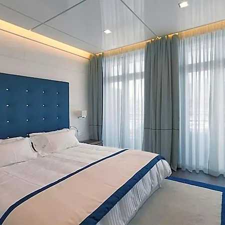 Yacht Club Marina Di | Esperienze 3* Loano