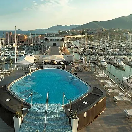 Yacht Club Marina Di Loano | Una Esperienze 3* لوانو