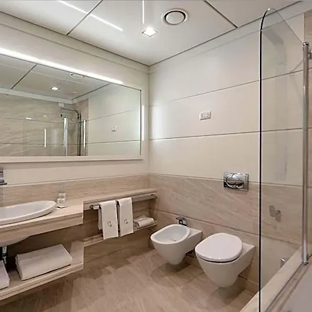 Yacht Club Marina Di Loano | Una Esperienze فندق 3*