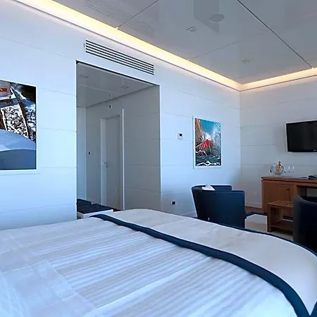 Yacht Club Marina Di Loano | Una Esperienze
