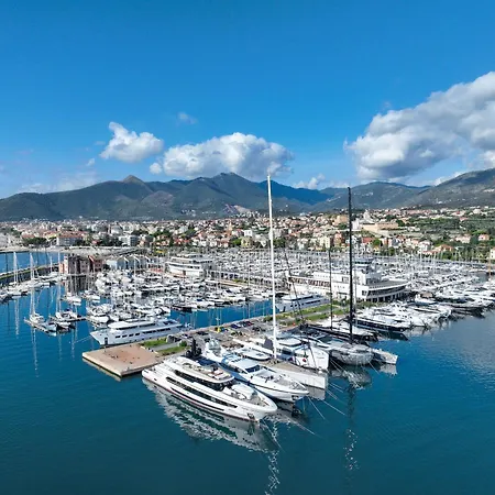Ξενοδοχείο Yacht Club Marina Di | Esperienze Loano