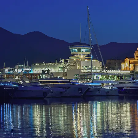 Yacht Club Marina Di | Esperienze 3* لوانو