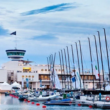 Yacht Club Marina Di | Esperienze Szálloda 3*
