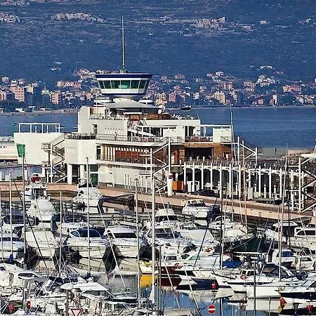 Yacht Club Marina Di | Esperienze 3*