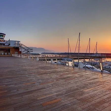 Yacht Club Marina Di | Esperienze Szálloda Loano
