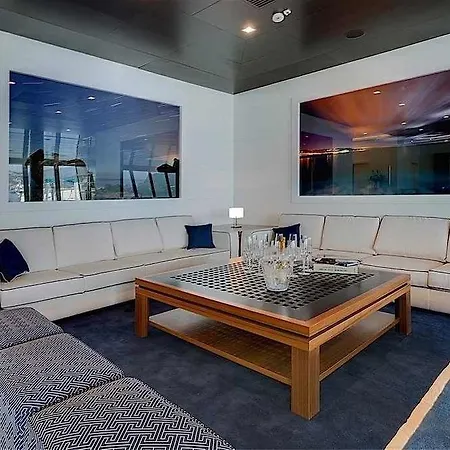 Yacht Club Marina Di Hotel