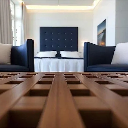 Yacht Club Marina Di | Esperienze 3*