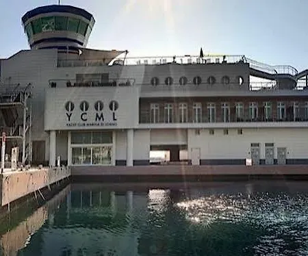 Yacht Club Marina Di | Esperienze 3*