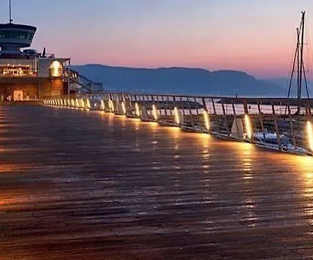 Yacht Club Marina Di | Esperienze