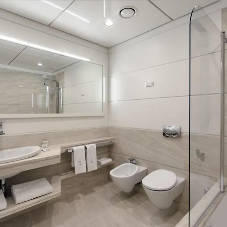 Yacht Club Marina Di Hotel