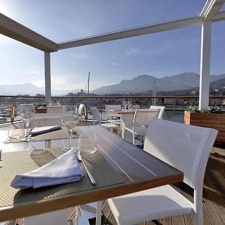 Yacht Club Marina Di Hotel 2*
