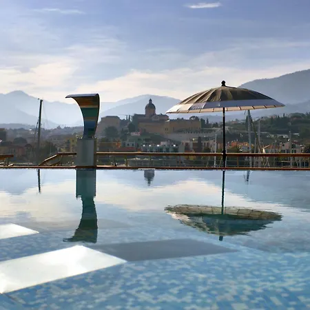 Yacht Club Marina Di Loano