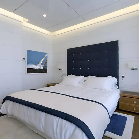 Hotel Yacht Club Marina Di 2*