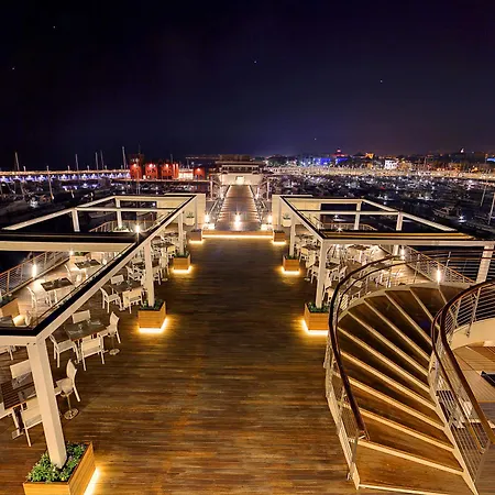 Yacht Club Marina Di Hotel 2*