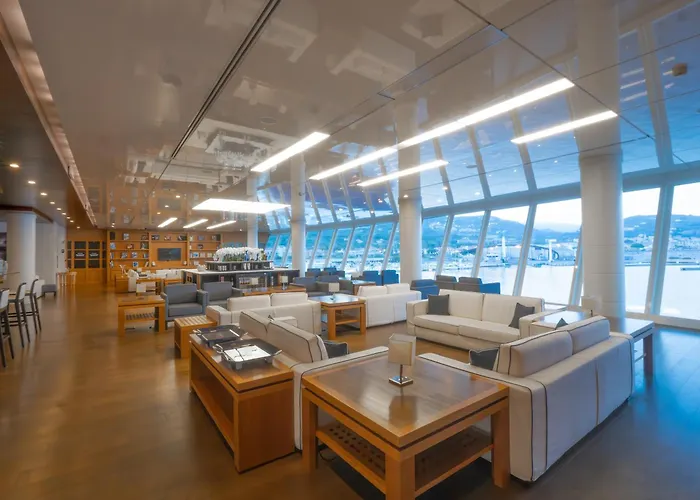Hotel Yacht Club Marina Di 3*
