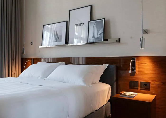 Yacht Club Marina Di 3* Loano