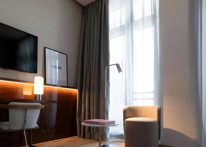 Hotel Yacht Club Marina Di 3*