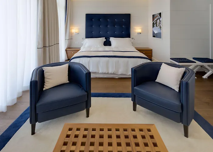 Yacht Club Marina Di Hotel Loano