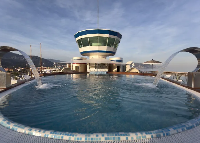 Yacht Club Marina Di Hotel Loano