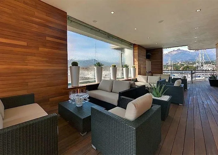 Yacht Club Marina Di 3*