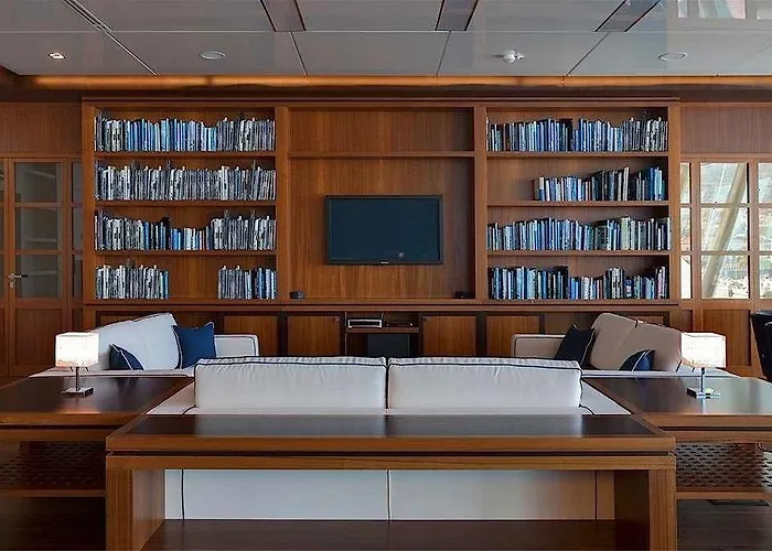 Yacht Club Marina Di Hotel Loano